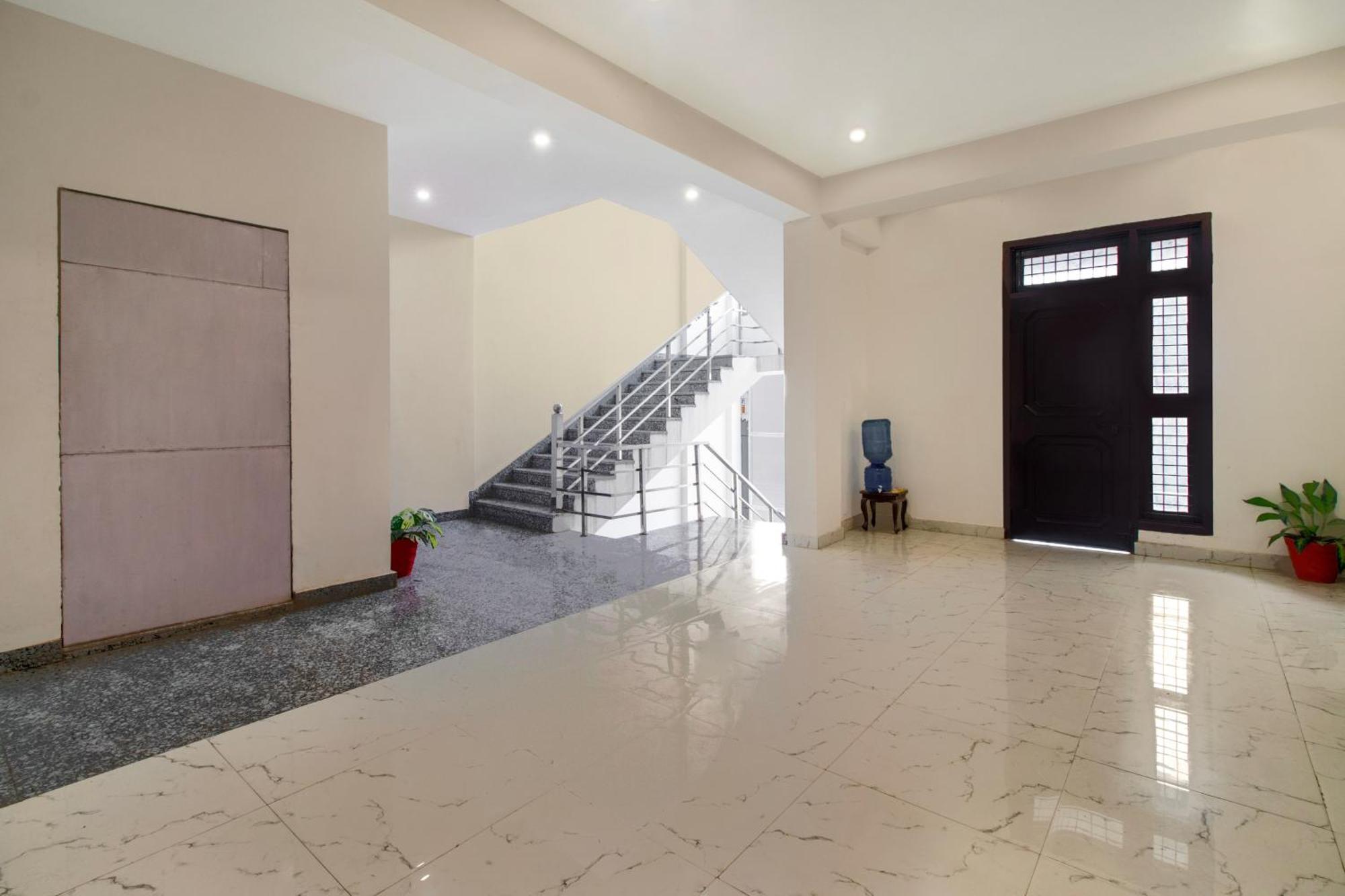 Hotel O Om Pushp Residency Mathura Exterior foto