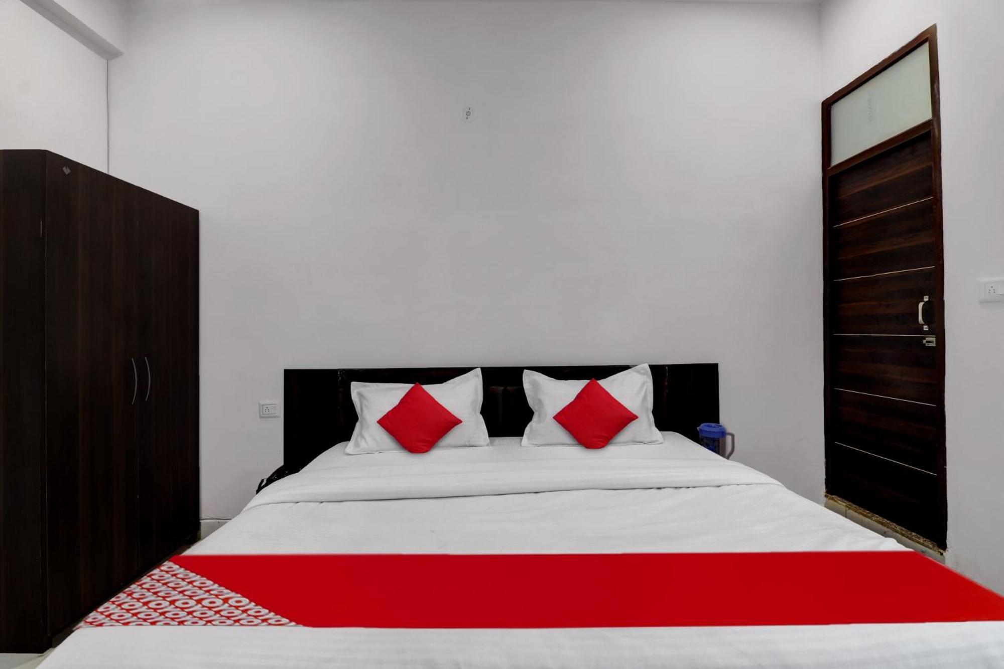 Hotel O Om Pushp Residency Mathura Exterior foto
