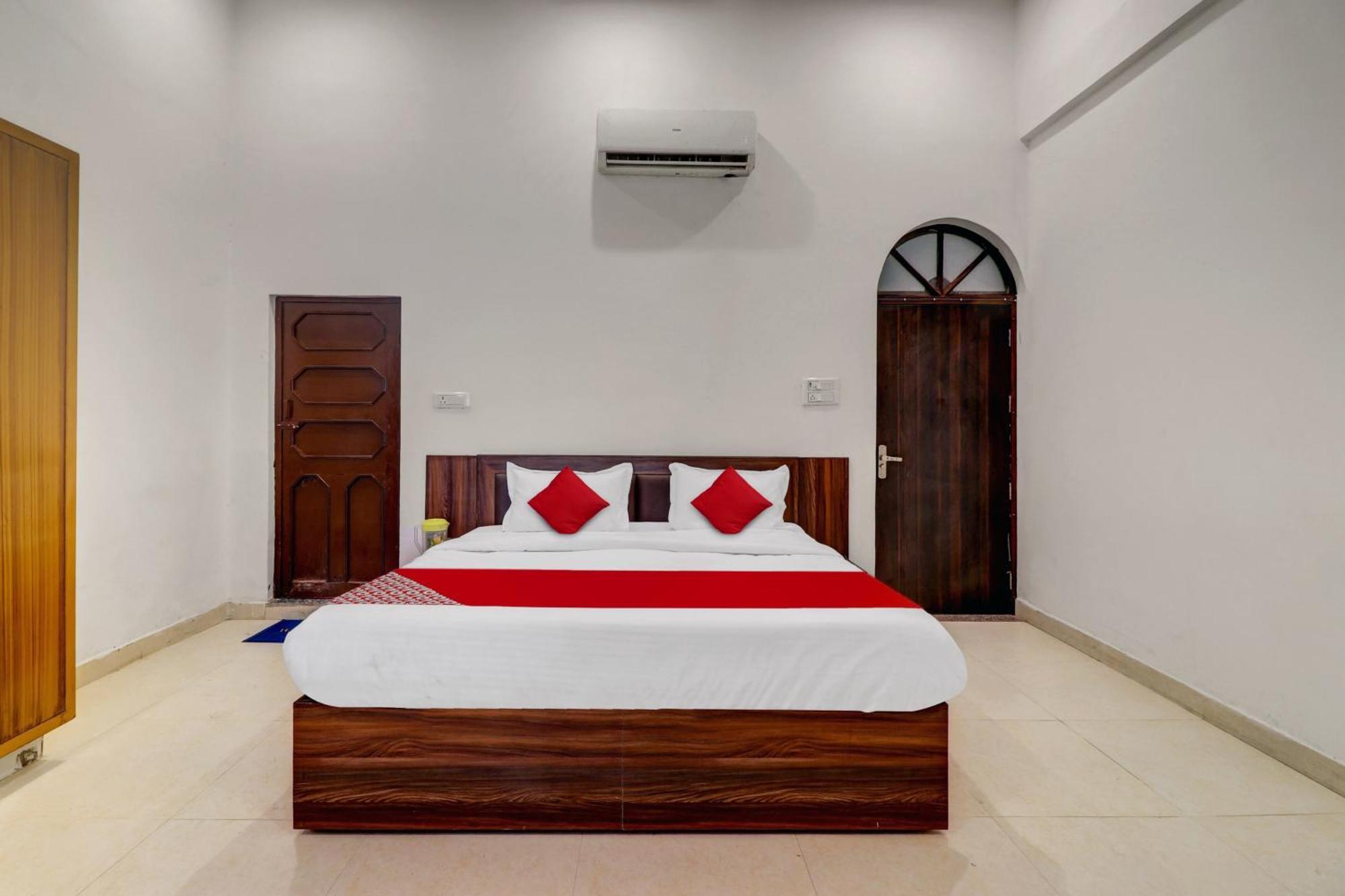 Hotel O Om Pushp Residency Mathura Exterior foto
