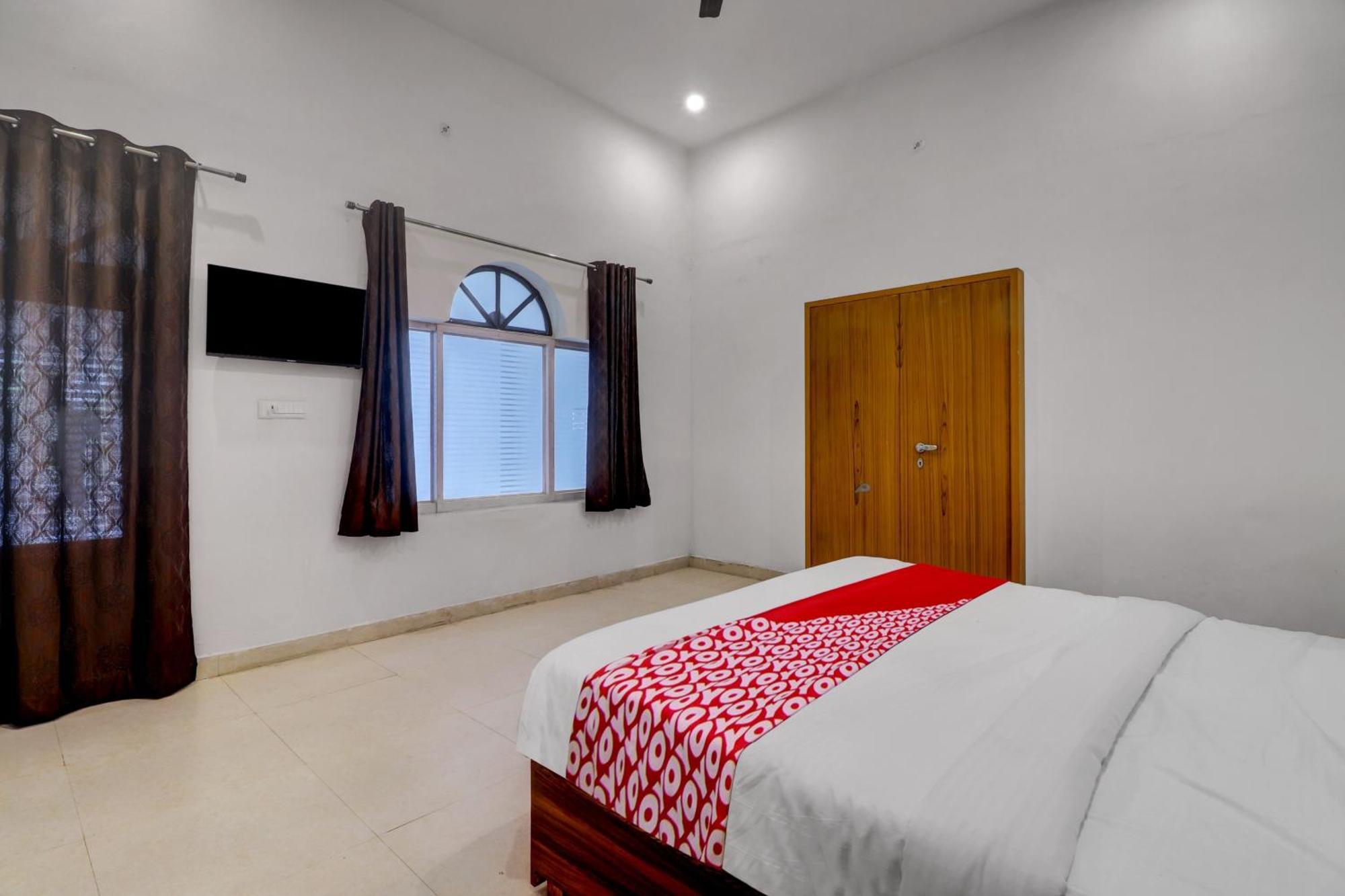 Hotel O Om Pushp Residency Mathura Exterior foto
